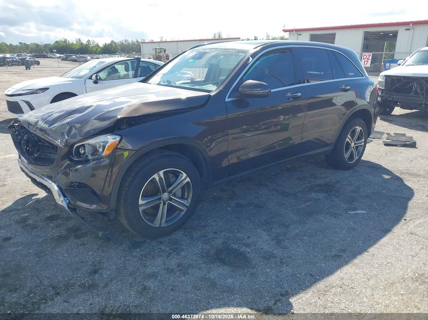 Vin: wdc0g4jb3gf107077, lot: 46873207, mercedes-benz glc 300 20162