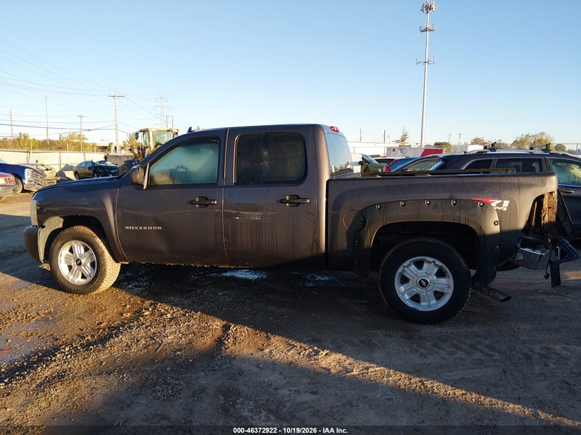 2011 CHEVROLET SILVERADO 1500 LT · Фото 15