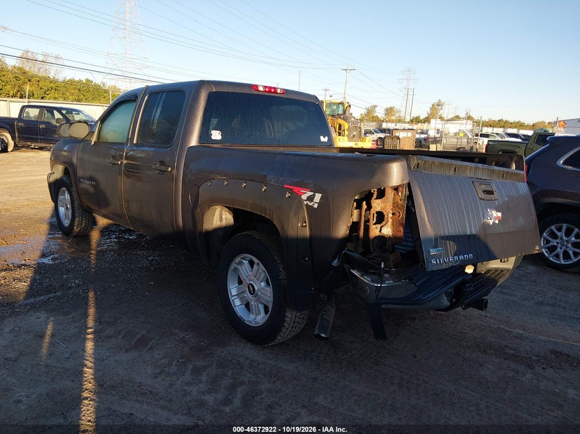2011 CHEVROLET SILVERADO 1500 LT · Фото 3