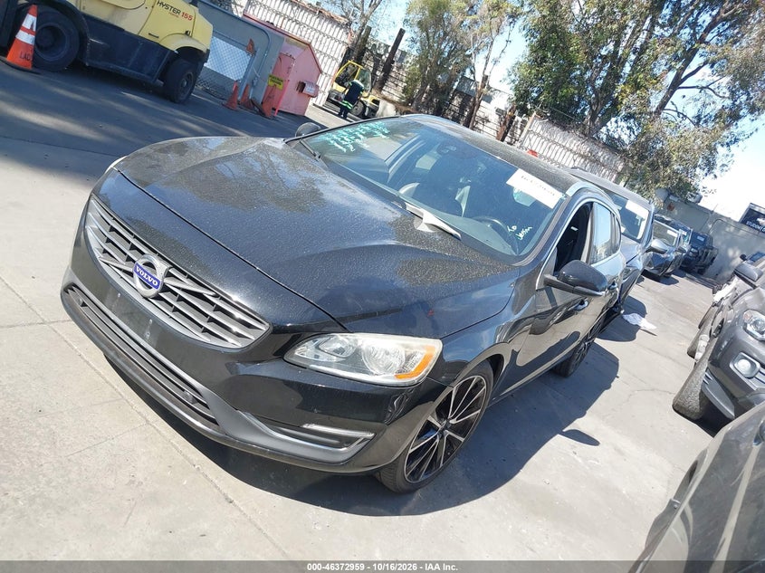 Vin: yv140mek4h1371598, lot: 46873292, volvo v60 t5 premier 20172