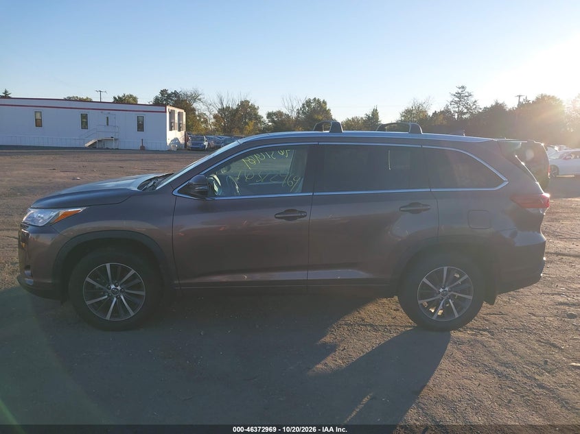 TOYOTA HIGHLANDER - zdjęcie 14
