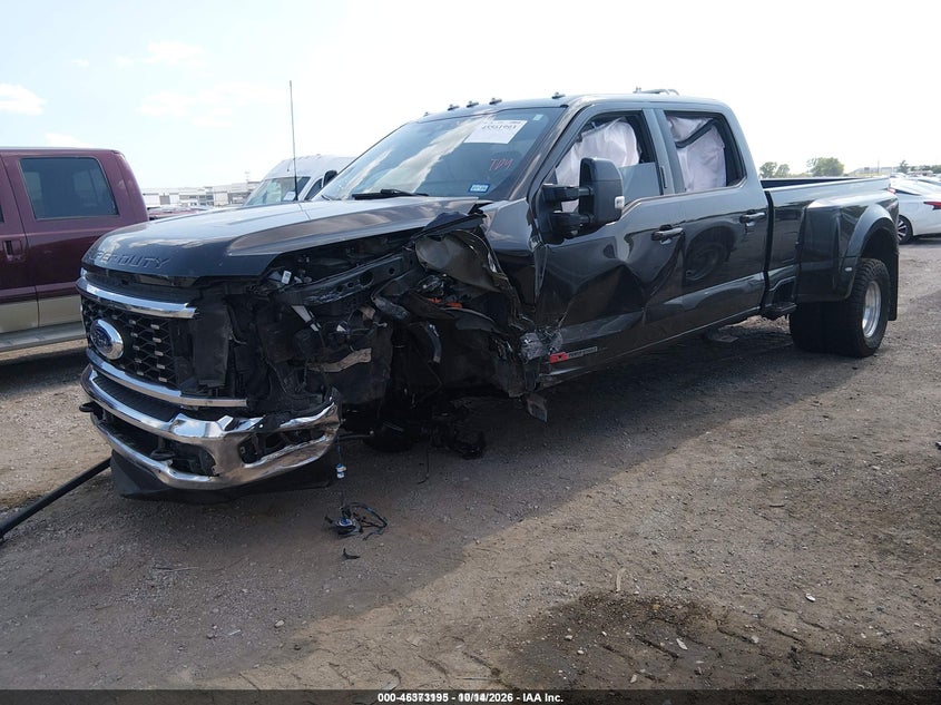 2024 Ford F-350 Lariat, Left Side, IAAI, VIN 1FT8W3DM6REC66526 — photo 2