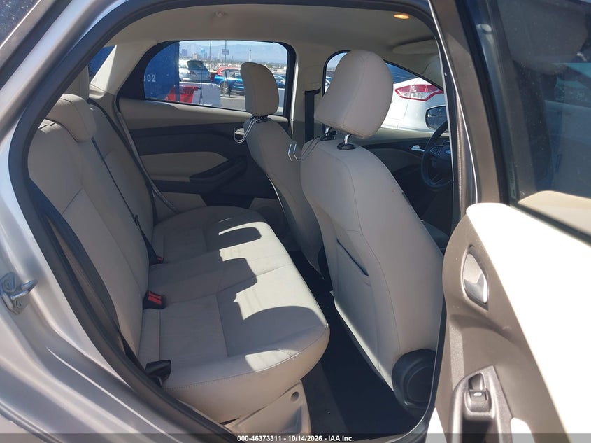 2016 FORD FOCUS SE · Фото 8