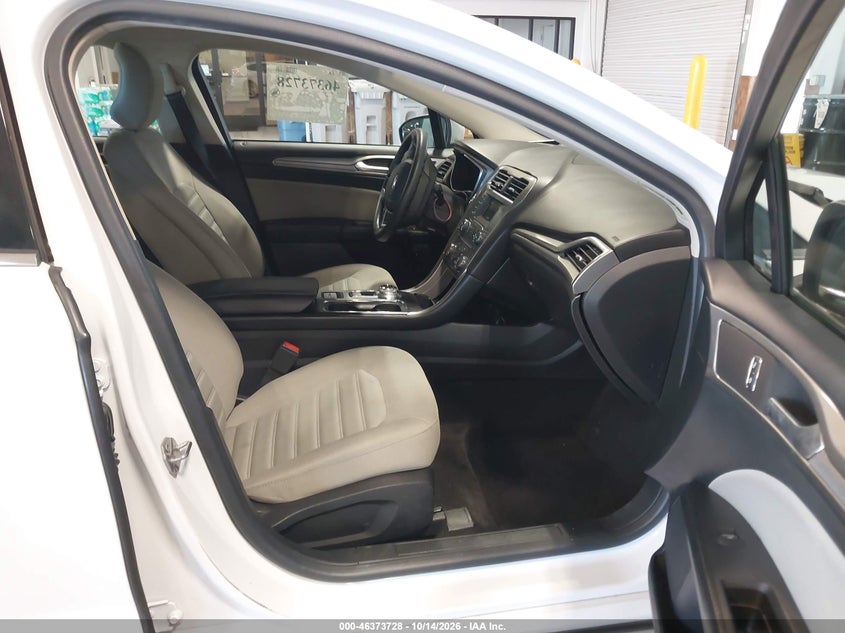 Ford Fusion Hybrid - фото 5