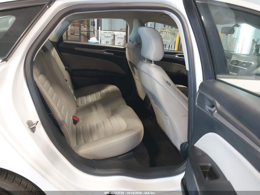 Ford Fusion Hybrid - фото 8