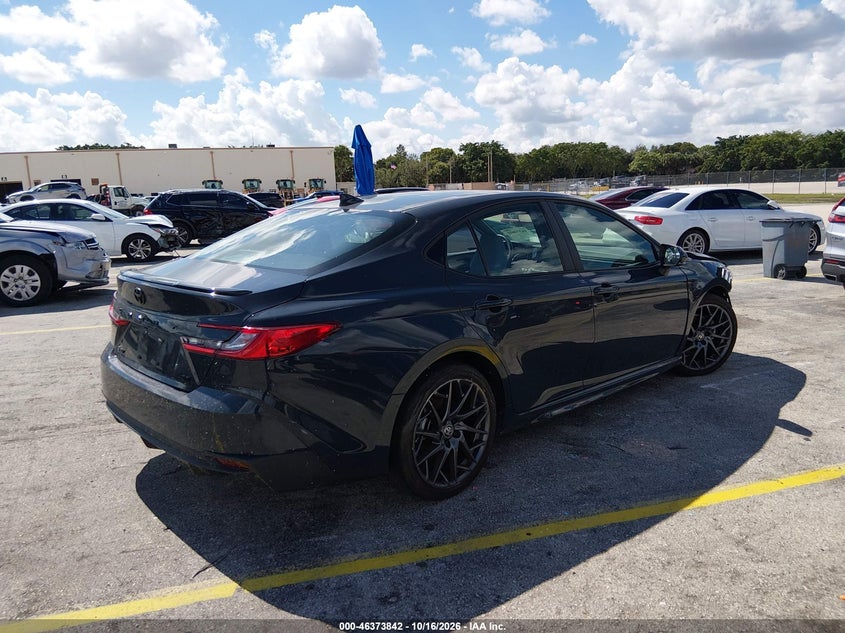 2025 TOYOTA CAMRY SE · Фото 4