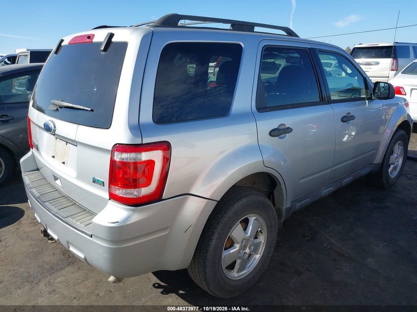 2011 FORD ESCAPE XLT · Фото 4