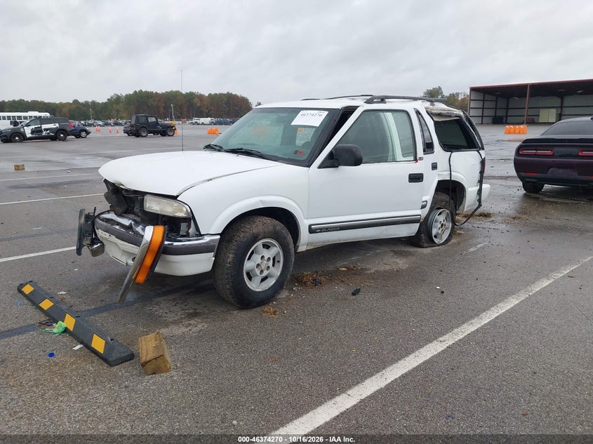 2000 Chevrolet Blazer Ls, Left Side, IAAI, VIN 1GNDT13W6Y2288080 — photo 2