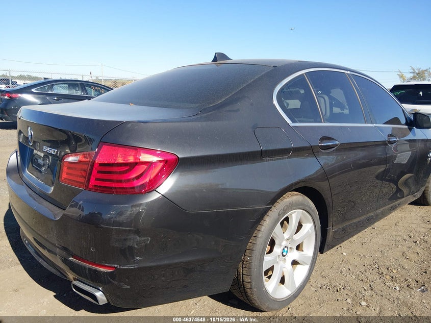 2011 BMW 550I XDRIVE · Фото 13