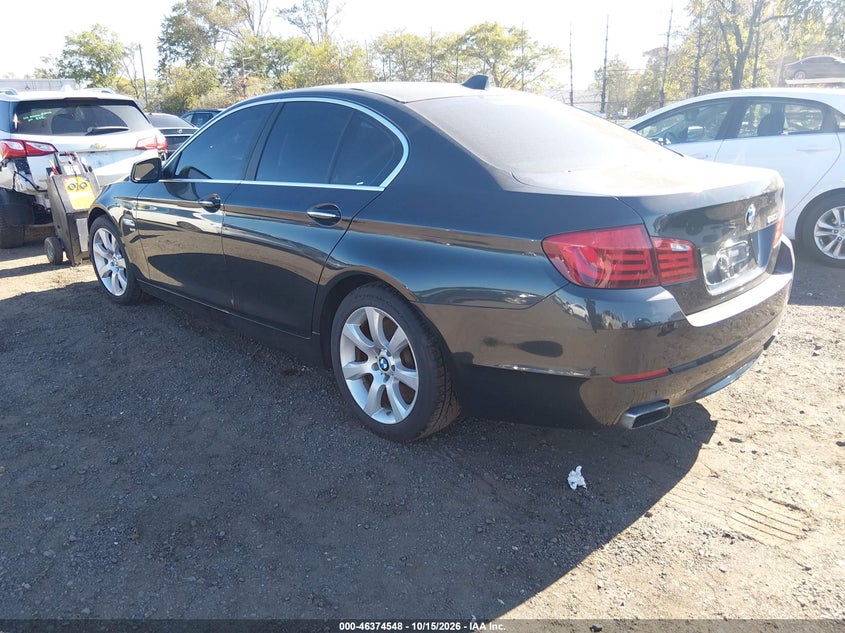 2011 BMW 550I XDRIVE · Фото 3
