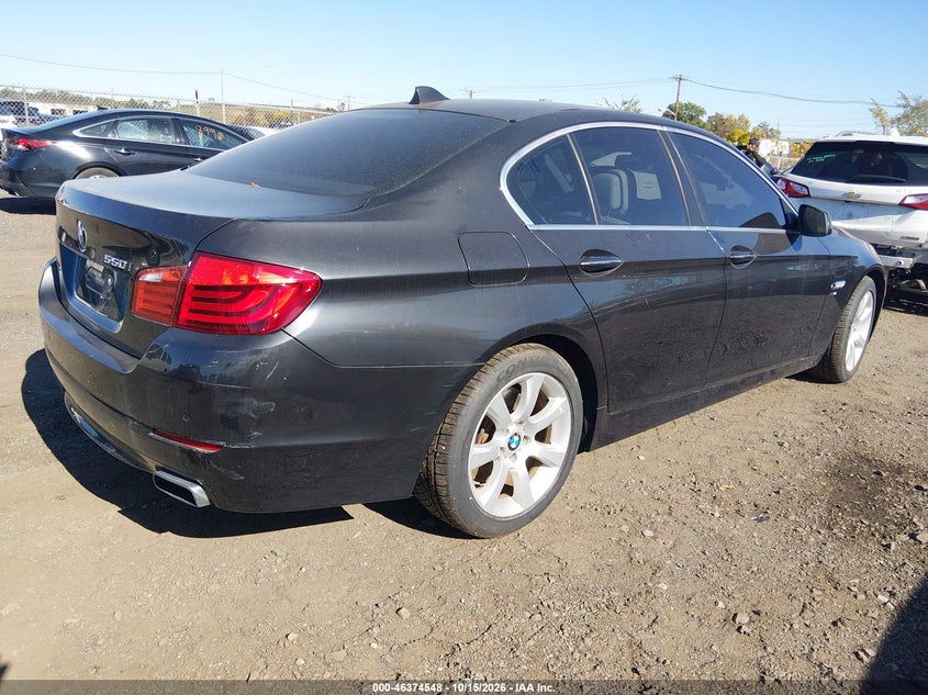 2011 BMW 550I XDRIVE · Фото 4