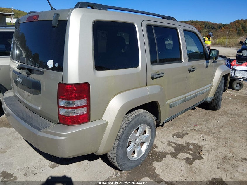 2011 JEEP LIBERTY SPORT · Фото 4