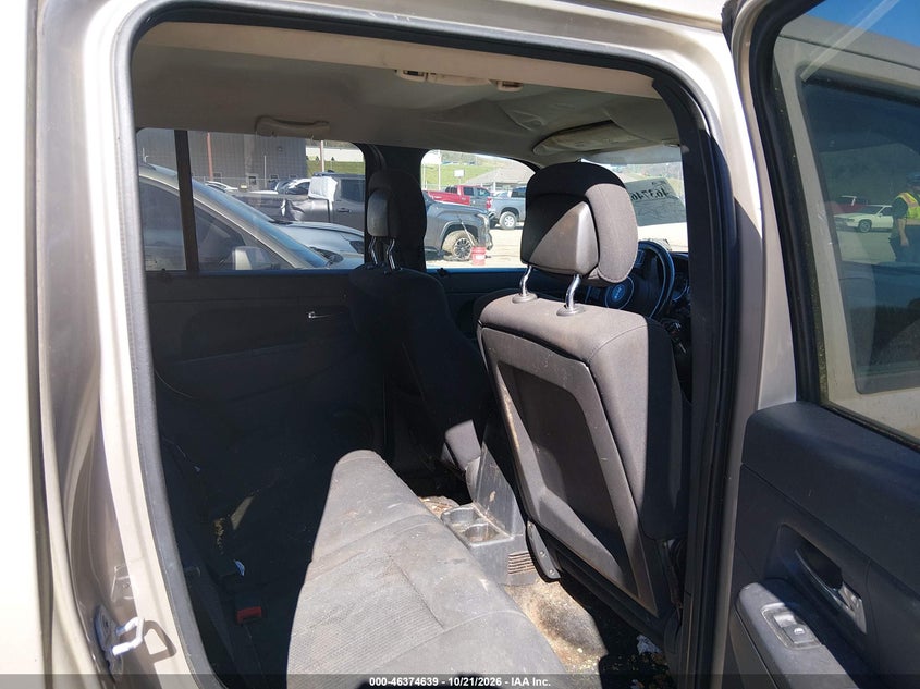 2011 JEEP LIBERTY SPORT · Фото 8