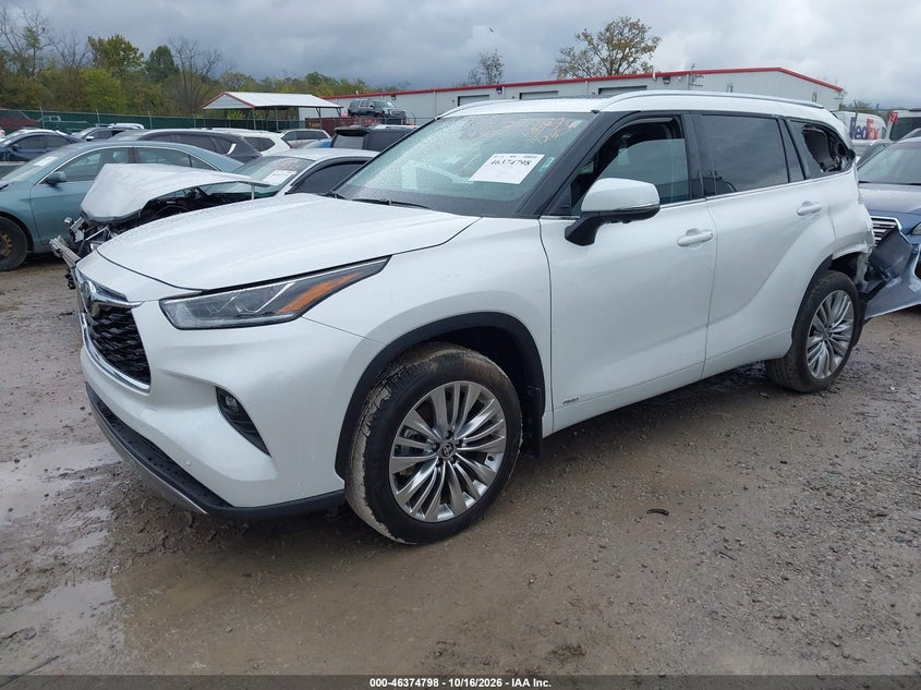2026 Toyota Highlander Hybrid Platinum, Удар сзади, IAAI, VIN 5TDEBRCH4TS721395 — фото 2