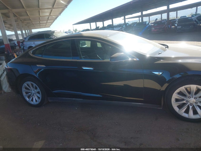 2016 TESLA MODEL S · Фото 14