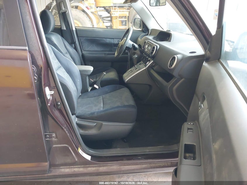 2011 SCION XB · Фото 5