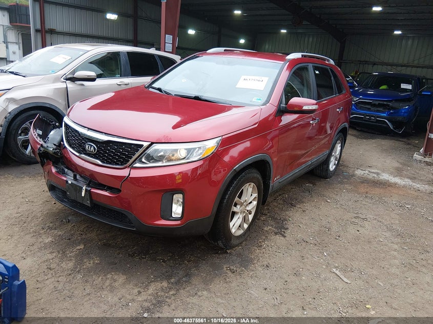 2015 Kia Sorento Lx, Right Front, IAAI, VIN 5XYKTCA67FG605138 — photo 2