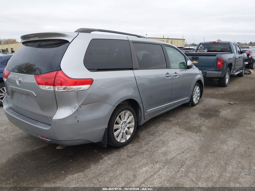 TOYOTA SIENNA