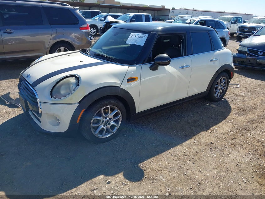 2017 MINI HARDTOP COOPER · Photo 2