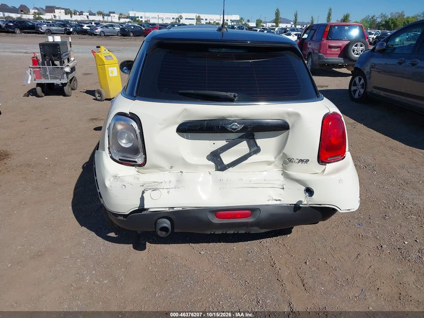 2017 MINI HARDTOP COOPER · Photo 6