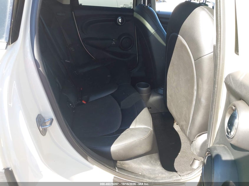 2017 MINI HARDTOP COOPER · Photo 8