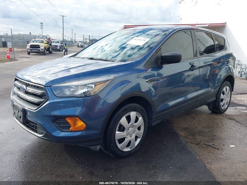 2018 Ford Escape S, Удар сзади, IAAI, VIN 1FMCU0F78JUB43595 — фото 2
