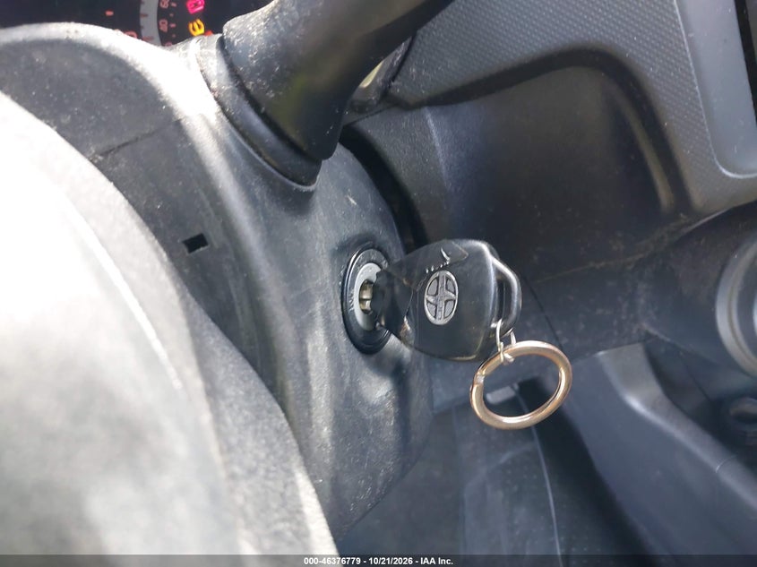 2011 SCION TC · Фото 11