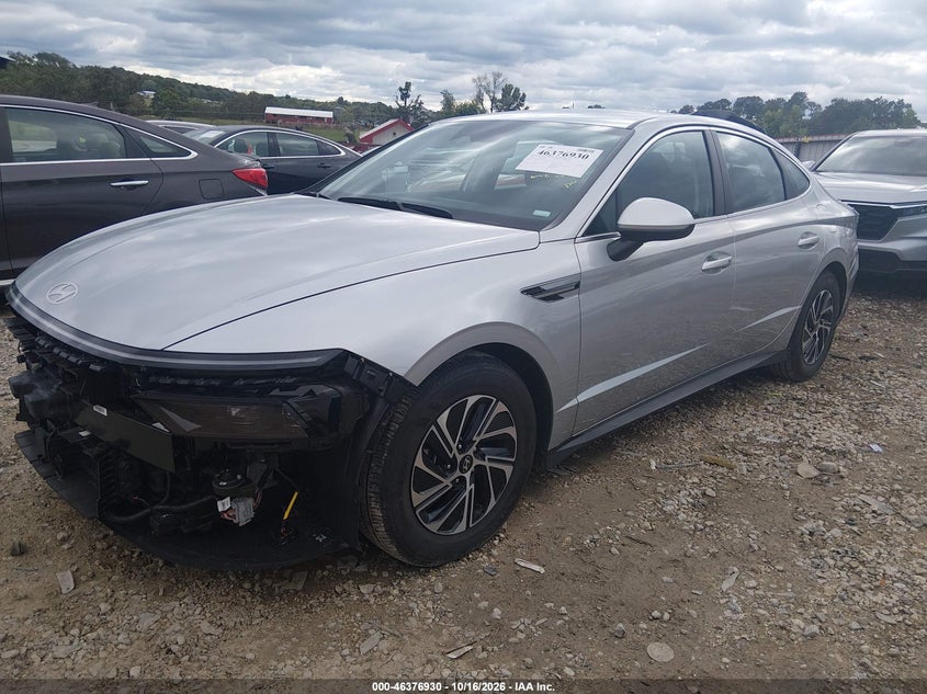 2026 Hyundai Sonata Hybrid Blue, Front End, IAAI, VIN KMHL24JJ0TA169015 — photo 2