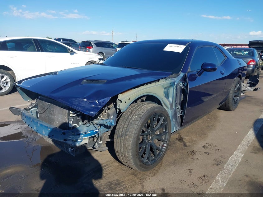 2017 Dodge Challenger R/T Scat Pack, Engine Damage, IAAI, VIN 2C3CDZFJ1HH626142 — photo 2