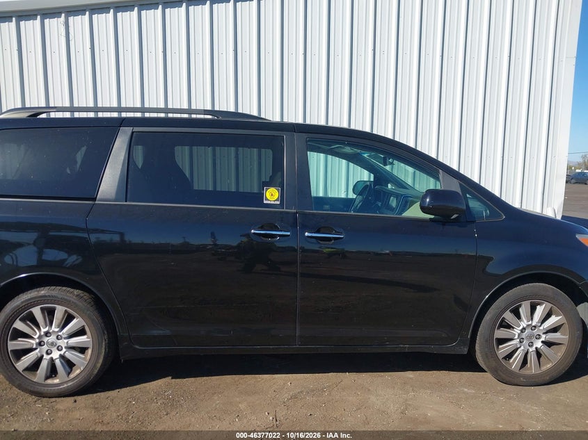 TOYOTA SIENNA - zdjęcie 14