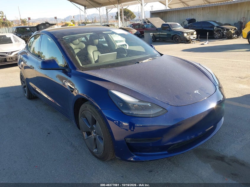 TESLA MODEL 3 - zdjęcie 1