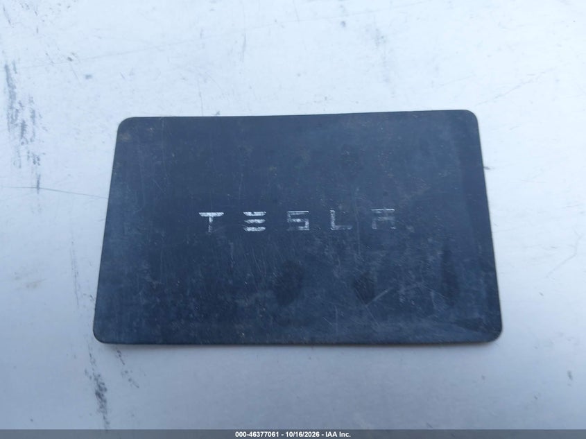 TESLA MODEL 3 - zdjęcie 11
