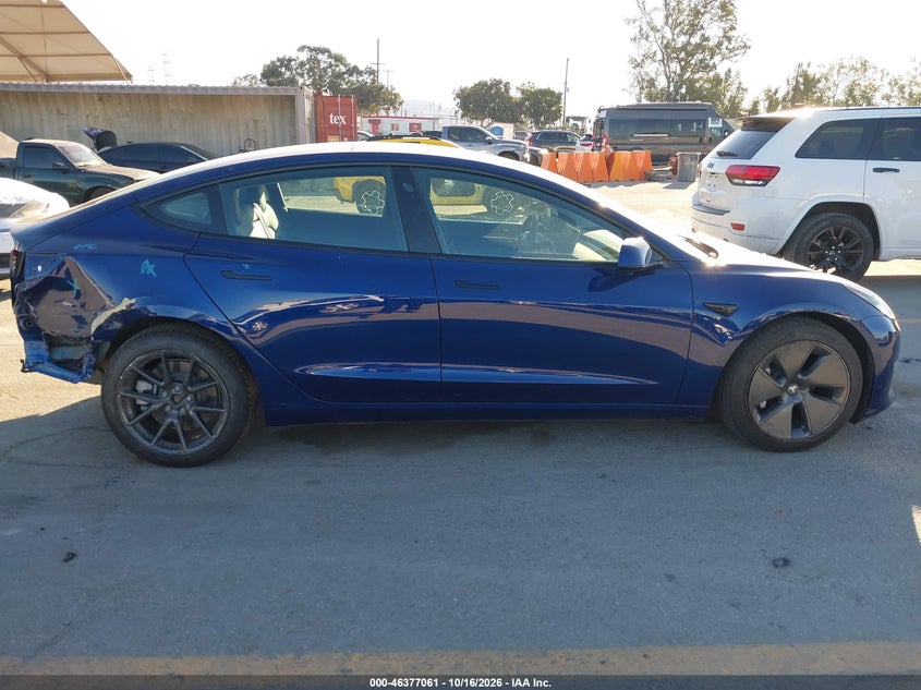 TESLA MODEL 3 - zdjęcie 14