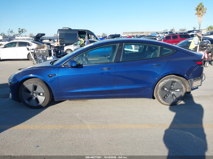 TESLA MODEL 3 - zdjęcie 15