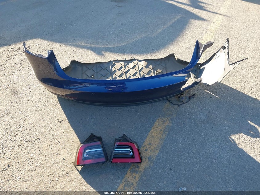 TESLA MODEL 3 - zdjęcie 12
