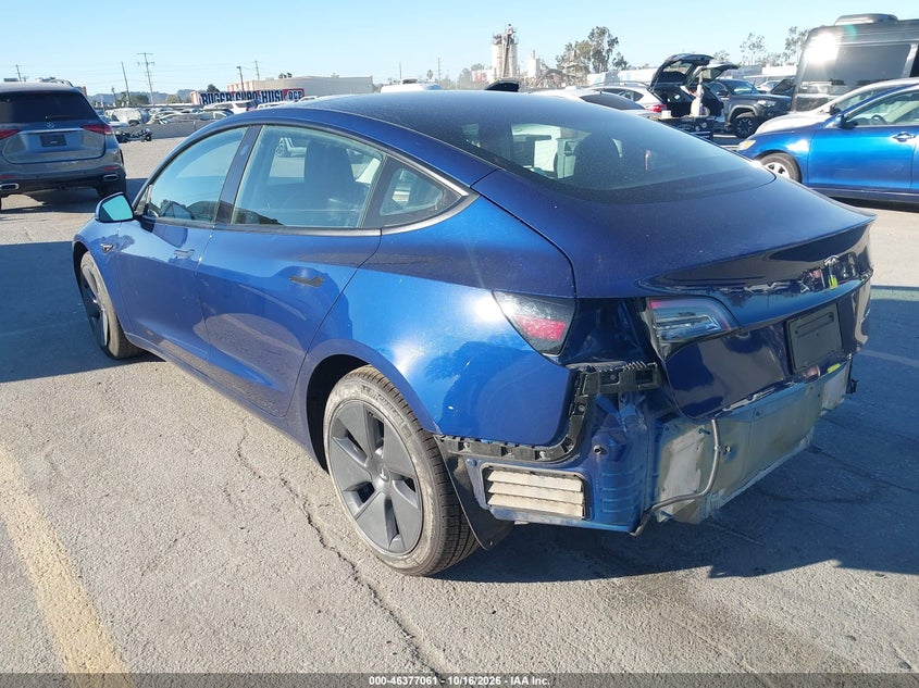 TESLA MODEL 3 - zdjęcie 3