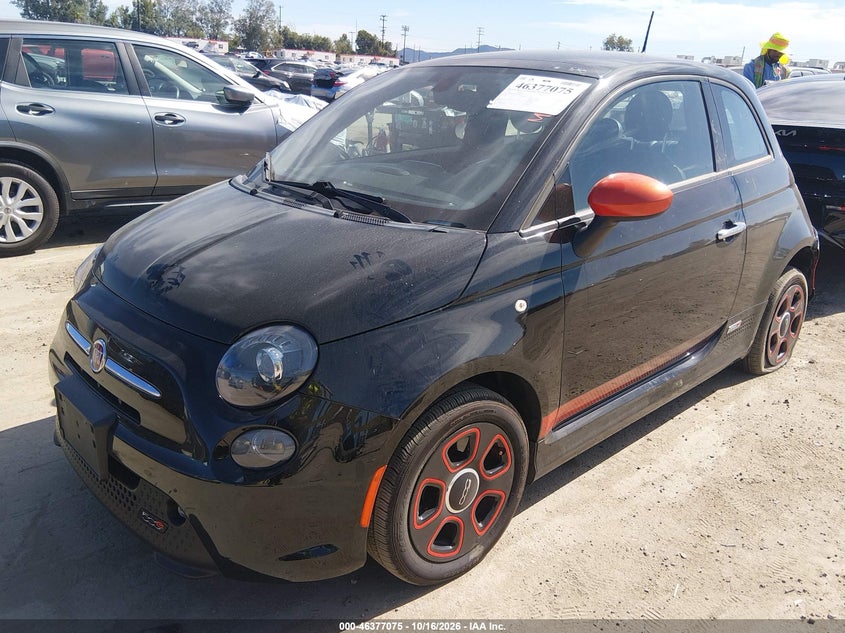 2019 Fiat 500E Battery Electric, Удар сзади, IAAI, VIN 3C3CFFGE3KT680194 — фото 2