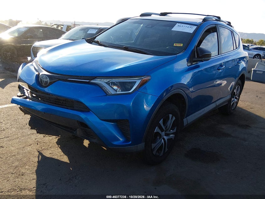 2018 Toyota Rav4 Le, Right Front, IAAI, VIN 2T3ZFREV2JW456626 — photo 2