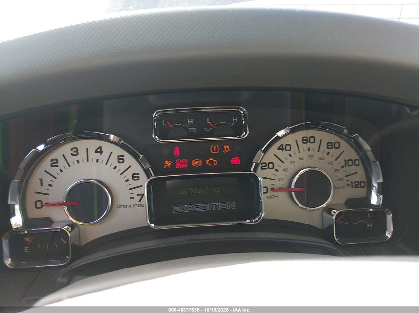 FORD EXPEDITION EL 2011 VIN 1FMJK1J55BEF17214