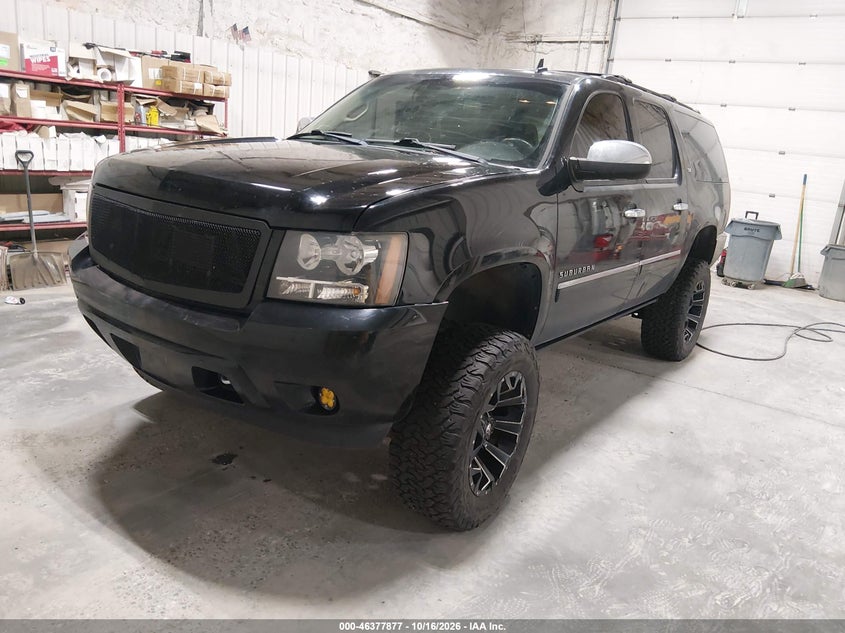 2011 Chevrolet Suburban 1500 Ltz, Front End, IAAI, VIN 1GNSKKE34BR261509 — photo 2