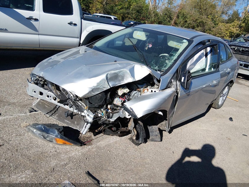 Vin: 1fadp3f21hl315705, lot: 46879113, ford focus se 20172