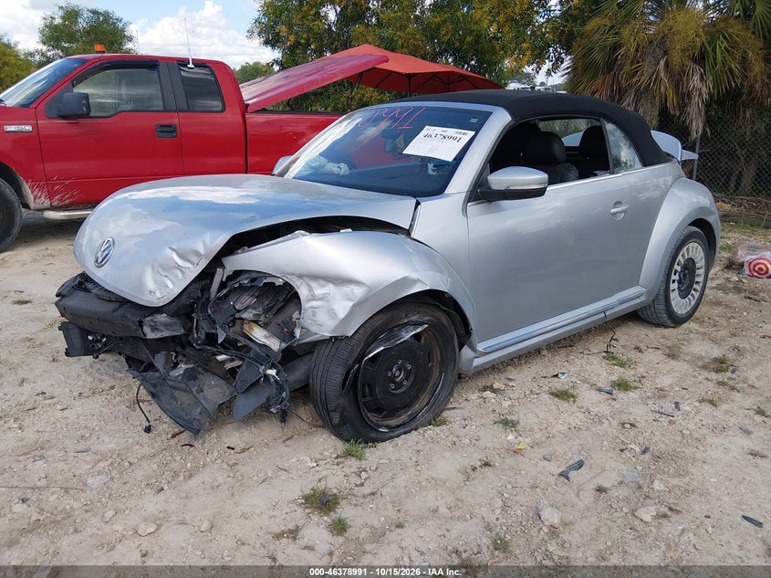 2013 Volkswagen Beetle 2.5L, Front End, IAAI, VIN 3VW5P7AT5DM831691 — photo 2
