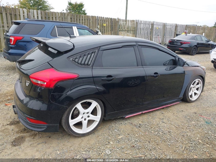 2017 FORD FOCUS ST · Фото 14