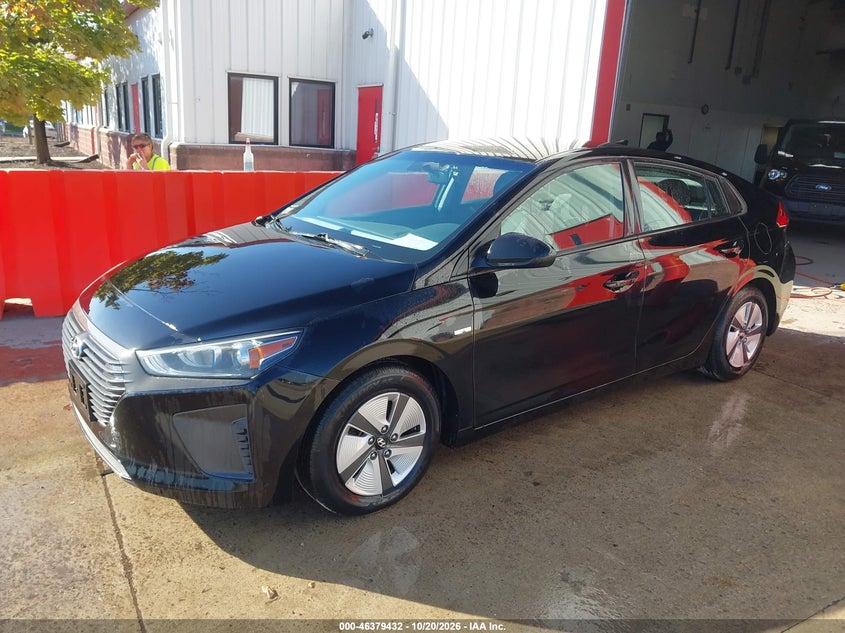 Vin: kmhc65lc7ju100598, lot: 46879778, hyundai ioniq hybrid blue 20182