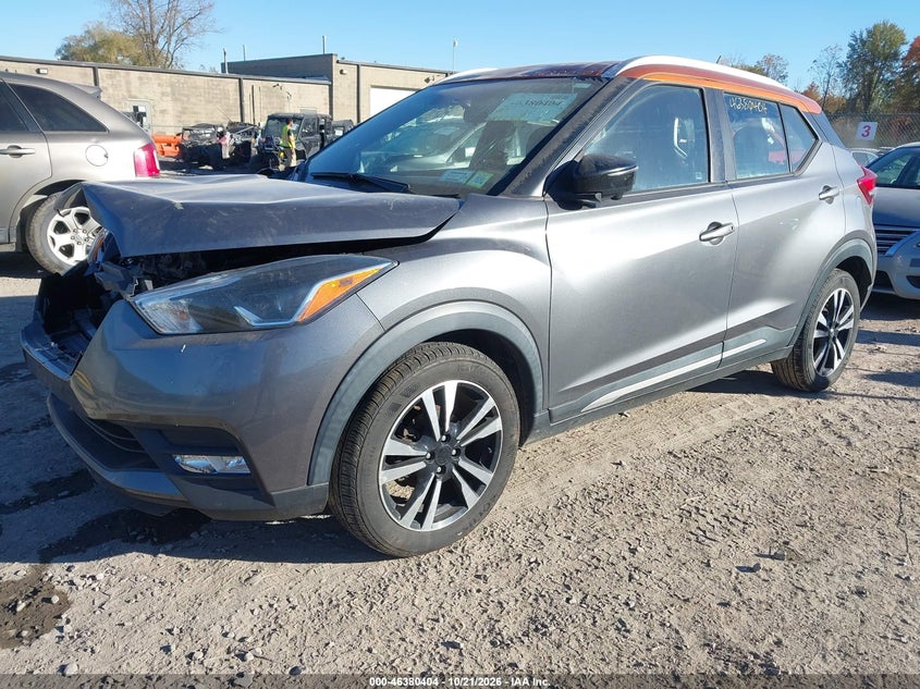 2018 Nissan Kicks S/Sr/Sv, Удар спереди, IAAI, VIN 3N1CP5CU2JL497113 — фото 2