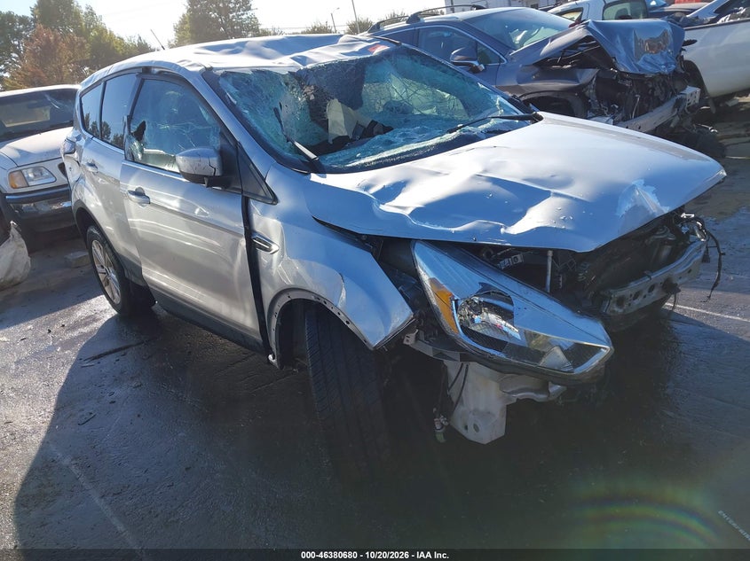Vin: 1fmcu0gd6hue84136, lot: 46881027, ford escape se 2017 img_1