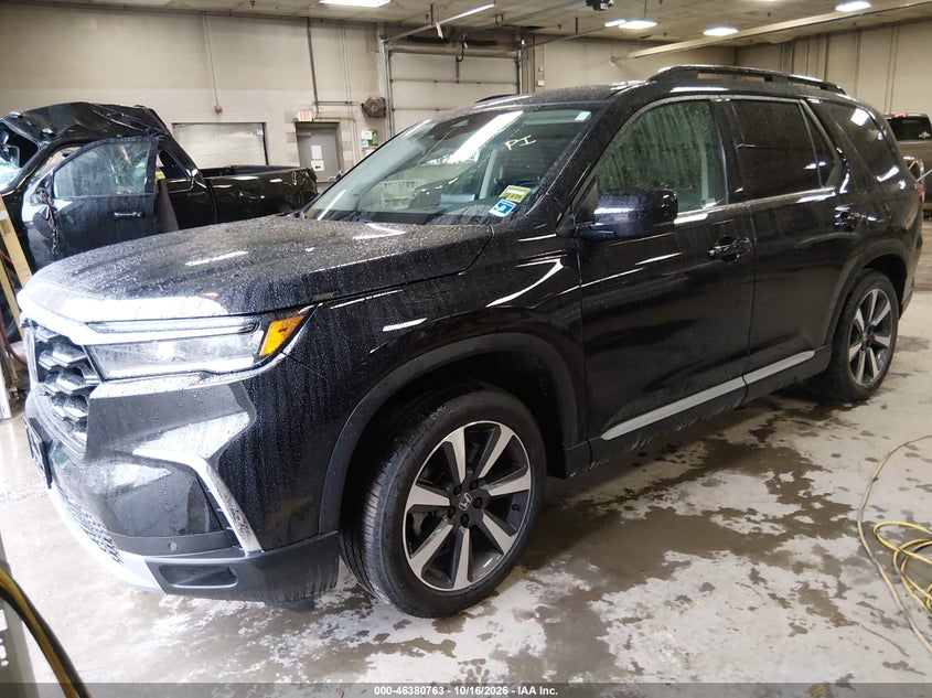 2025 Honda Pilot Elite, Right Side, IAAI, VIN 5FNYG1H86SB030655 — photo 2