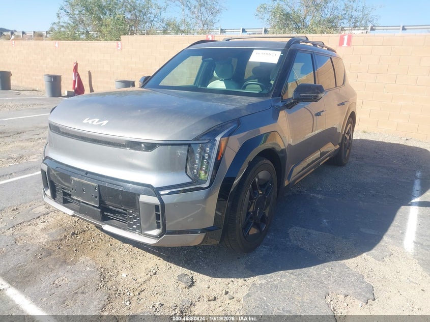 2024 Kia Ev9 Gt-Line, Right Front, IAAI, VIN KNDAEFS51R6026845 — photo 2