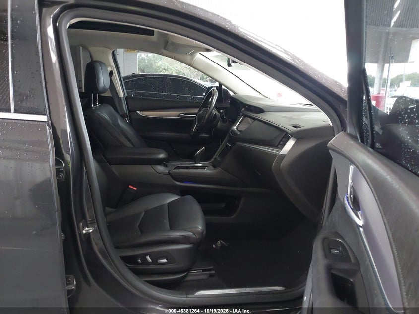 CADILLAC XT5 - zdjęcie 5