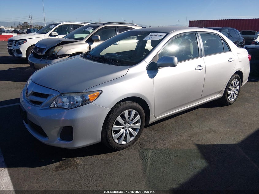 Vin: 2t1bu4ee4cc772620, lot: 46881933, toyota corolla le 20122